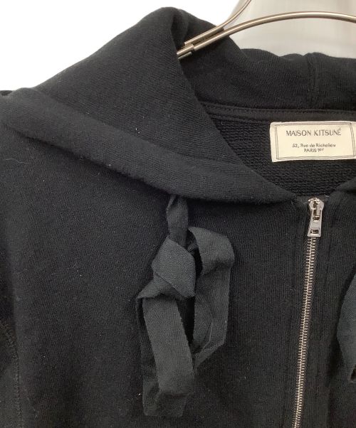 maison kitsune（メゾンキツネ）MAISON KITSUNE (メゾンキツネ) HALF-ZIPPED HOODIE  ブラック サイズ:Sの古着・服飾アイテム