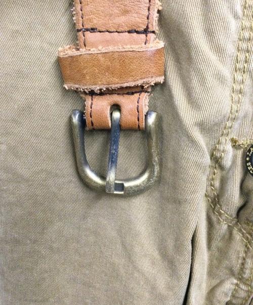 MAISON SCOTCH（メゾンスコッチ）MAISON SCOTCH (メゾンスコッチ) チノパン カーキ カーキ サイズ:32の古着・服飾アイテム