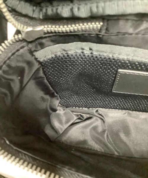 AMIPARIS（アミパリス）AMIPARIS (アミパリス) Ami de Coeur メッセンジャーバッグ ブラックの古着・服飾アイテム