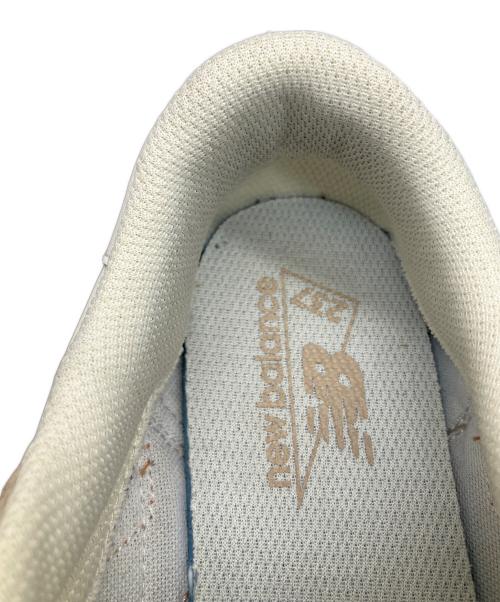 NEW BALANCE（ニューバランス）NEW BALANCE (ニューバランス) スニーカー　アイボリー×ブラウン アイボリー×ブラウン サイズ:26.5の古着・服飾アイテム