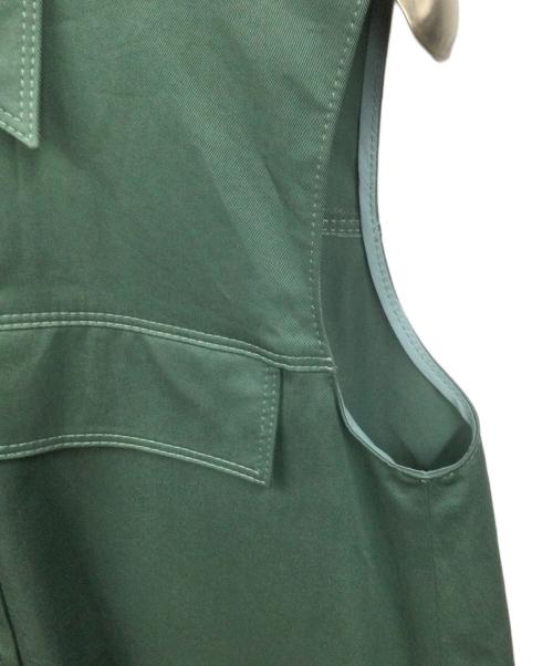 HUGO BOSS（ヒューゴ ボス）HUGO BOSS (ヒューゴ ボス) ノースリーブワンピース グリーン グリーン サイズ:36 未使用品の古着・服飾アイテム