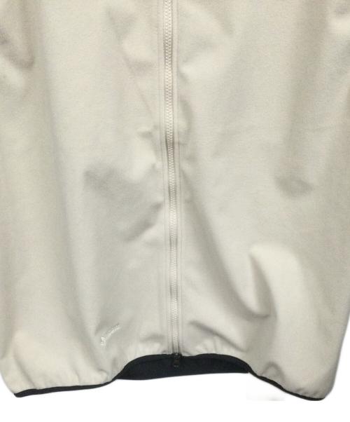 THE NORTH FACE（ザ ノース フェイス）THE NORTH FACE (ザ ノース フェイス) ウィンドストッパーエンライドベスト アイボリー×ブラック サイズ:XL 未使用品の古着・服飾アイテム