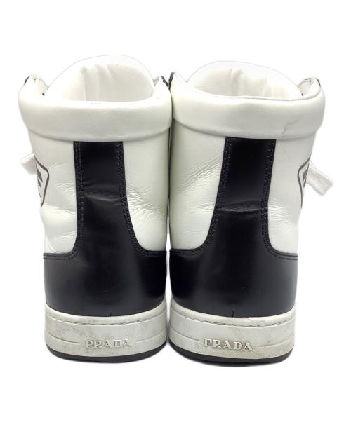 PRADA（プラダ）PRADA (プラダ) DISTRICT ホワイト サイズ:9の古着・服飾アイテム