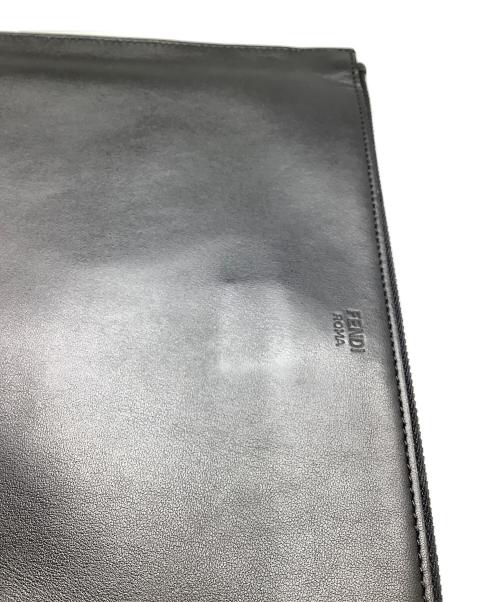 FENDI（フェンディ）FENDI (フェンディ) バグズアイクラッチバッグ ブラックの古着・服飾アイテム