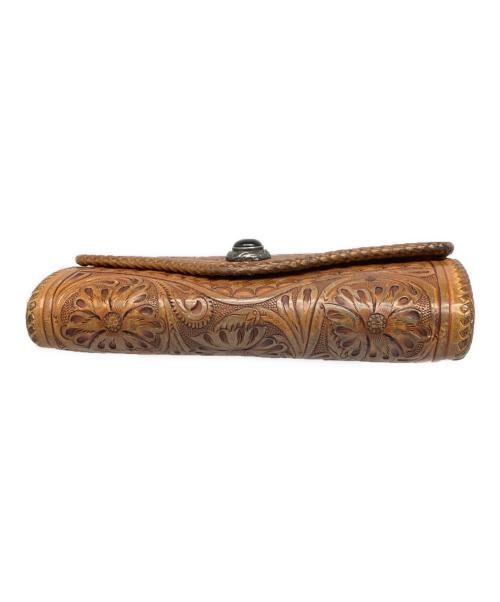 MUD MONKEY（マッド モンキー）MUD MONKEY (マッド モンキー) カービングウォレット ブラウン ブラウンの古着・服飾アイテム