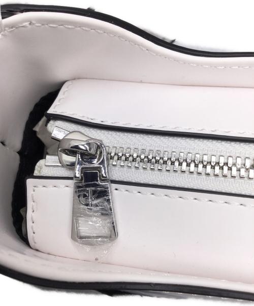 Calvin Klein（カルバンクライン）Calvin Klein (カルバンクライン) コンバーチブルショルダーバッグ ホワイトの古着・服飾アイテム