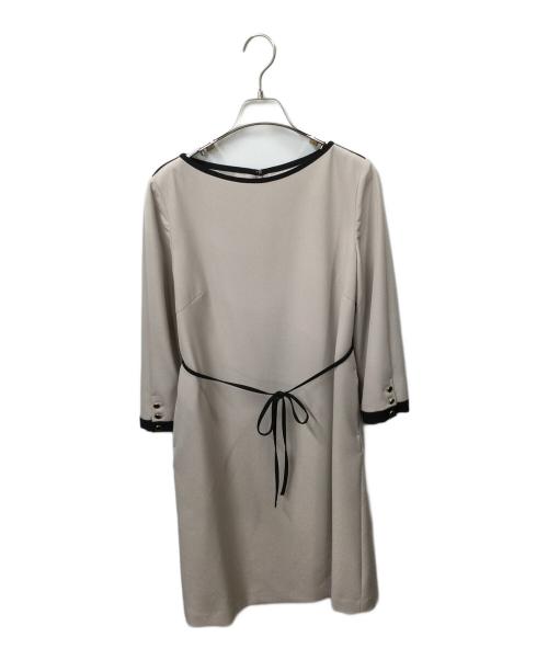 La TOTALITE（ラ ト―タリテ）La TOTALITE (ラ ト―タリテ) バイカラーパイピングワンピース アイボリー サイズ:38 未使用品の古着・服飾アイテム