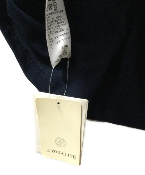 La TOTALITE（ラ ト―タリテ）La TOTALITE (ラ ト―タリテ) ノースリーブワンピース ネイビー ネイビー サイズ:Free 未使用品の古着・服飾アイテム