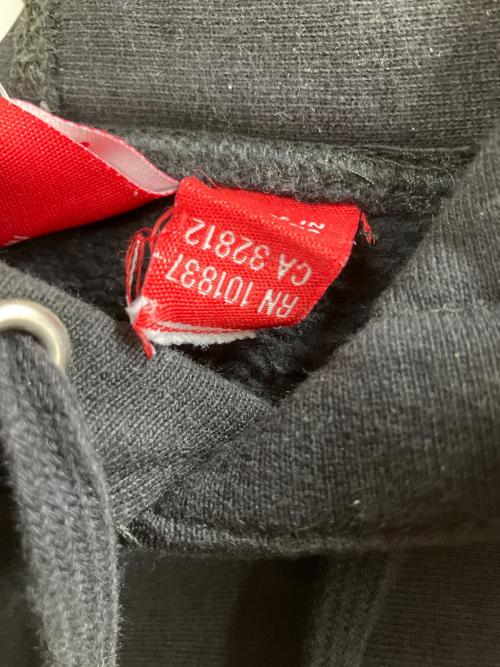 SUPREME（シュプリーム）SUPREME (シュプリーム) カラフルロゴパーカー ブラック サイズ:Sの古着・服飾アイテム