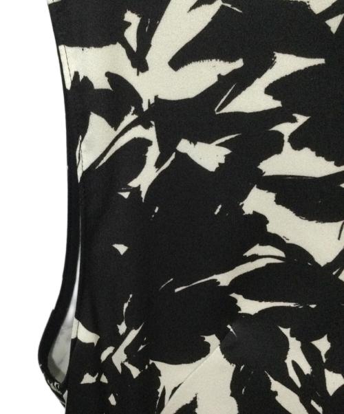 BALLSEY（ボールジィ）BALLSEY (ボールジィ) モノトーンフラワープリント フロントタックワンピース ブラック サイズ:36 未使用品の古着・服飾アイテム