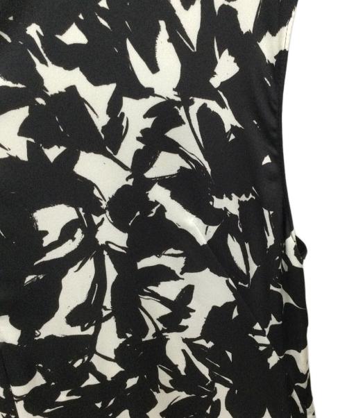 BALLSEY（ボールジィ）BALLSEY (ボールジィ) モノトーンフラワープリント フロントタックワンピース ブラック サイズ:36 未使用品の古着・服飾アイテム