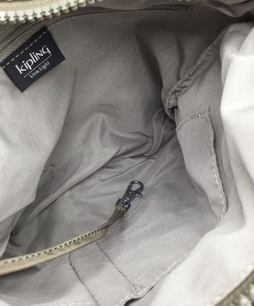 Kipling（キプリング）Kipling (キプリング) CLASSICS EWO true beige オリーブ 未使用品の古着・服飾アイテム