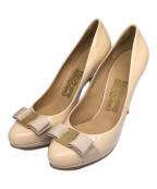 Salvatore Ferragamoサルヴァトーレ フェラガモ）の古着「ヒールパンプス」｜ベージュ