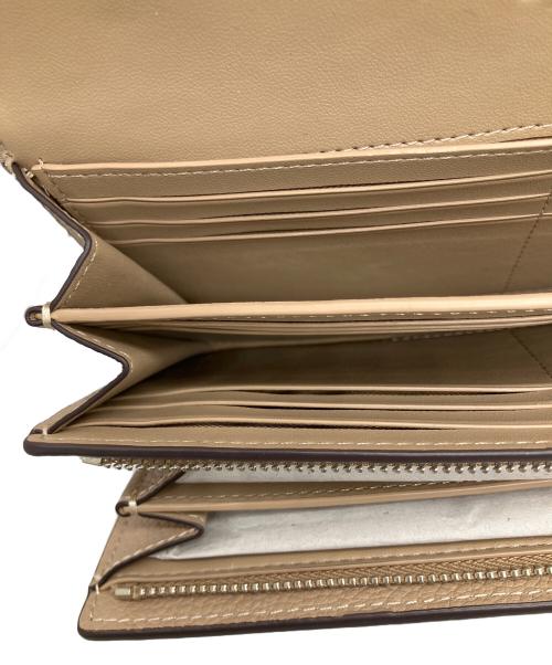 COACH（コーチ）COACH (コーチ) エッセンシャル フラップ ウォレット ベージュの古着・服飾アイテム
