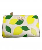 Kate Spadeケイトスペード）の古着「モーガンレモント エンボスコンパクト ウォレット」｜ホワイト