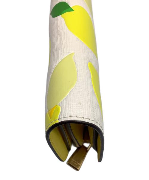 Kate Spade（ケイトスペード）Kate Spade (ケイトスペード) モーガンレモント エンボスコンパクト ウォレット ホワイトの古着・服飾アイテム