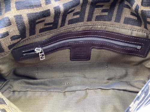FENDI（フェンディ）FENDI (フェンディ) ズッカマンマバケット　ブラウンの古着・服飾アイテム