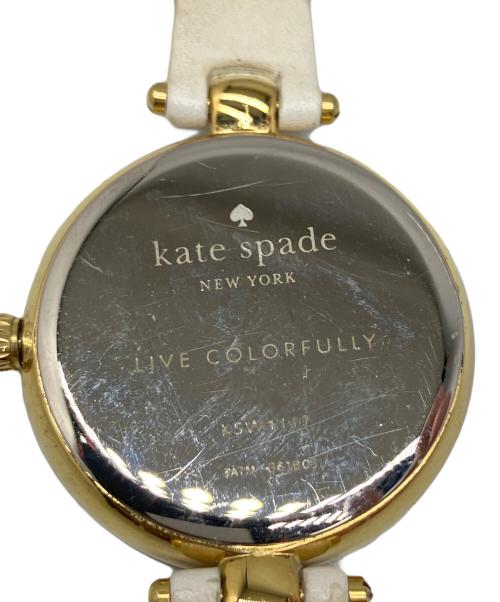 Kate Spade（ケイトスペード）Kate Spade (ケイトスペード) メトロ　ゴールド×ホワイトレザーベルトの古着・服飾アイテム
