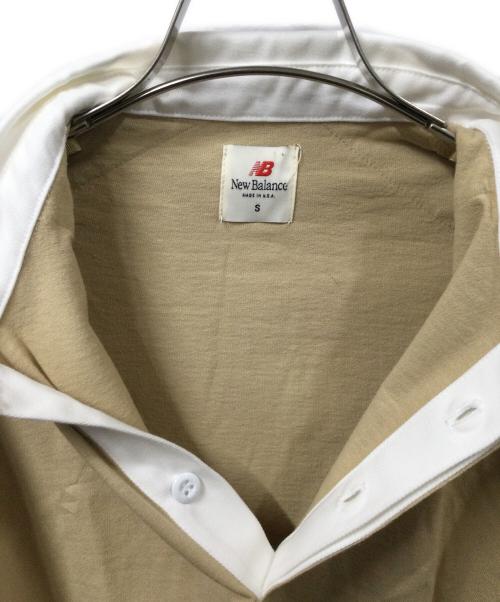 NEW BALANCE（ニューバランス）NEW BALANCE (ニューバランス) ポロシャツ ベージュ×ホワイト ベージュ サイズ:Sの古着・服飾アイテム