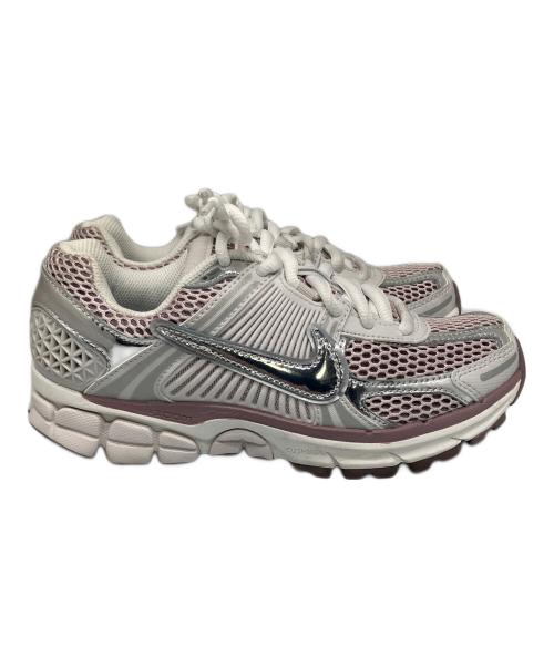 NIKE（ナイキ）NIKE (ナイキ) Zoom Vomero 5 シルバー×バーガンディー サイズ:23.5の古着・服飾アイテム