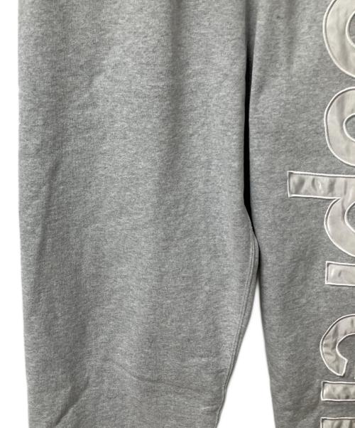 SUPREME（シュプリーム）Supreme (シュプリーム) スウェットパンツ グレー サイズ:	23AW satin applique sweatpantの古着・服飾アイテム