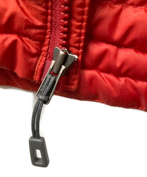 Patagonia（パタゴニア）Patagonia (パタゴニア) ライトダウンジャケット　レッド レッド サイズ:Mの古着・服飾アイテム