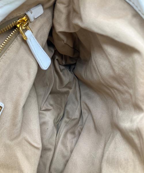 MIU MIU（ミュウミュウ）MIU MIU (ミュウミュウ) マテラッセ 2WAYバッグ ホワイトの古着・服飾アイテム