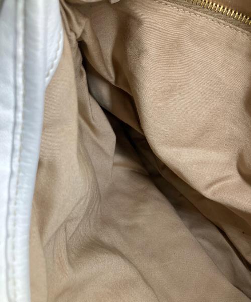 MIU MIU（ミュウミュウ）MIU MIU (ミュウミュウ) マテラッセ 2WAYバッグ ホワイトの古着・服飾アイテム