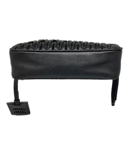 MIU MIU（ミュウミュウ）MIU MIU (ミュウミュウ) チェーンショルダーバッグ マテラッセ ブラックの古着・服飾アイテム