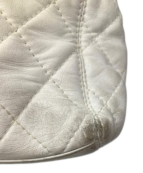CHANEL（シャネル）CHANEL (シャネル) マトラッセ ハンドバッグ ホワイト ホワイトの古着・服飾アイテム