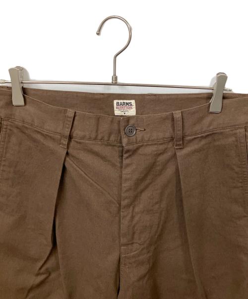 BARNS OUTFITTERS（バーンズアウトフィッターズ）BARNS OUTFITTERS (バーンズアウトフィッターズ) タックパンツ ブラウン グレー サイズ:Mの古着・服飾アイテム