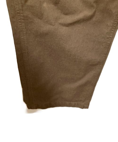 BARNS OUTFITTERS（バーンズアウトフィッターズ）BARNS OUTFITTERS (バーンズアウトフィッターズ) タックパンツ ブラウン グレー サイズ:Mの古着・服飾アイテム
