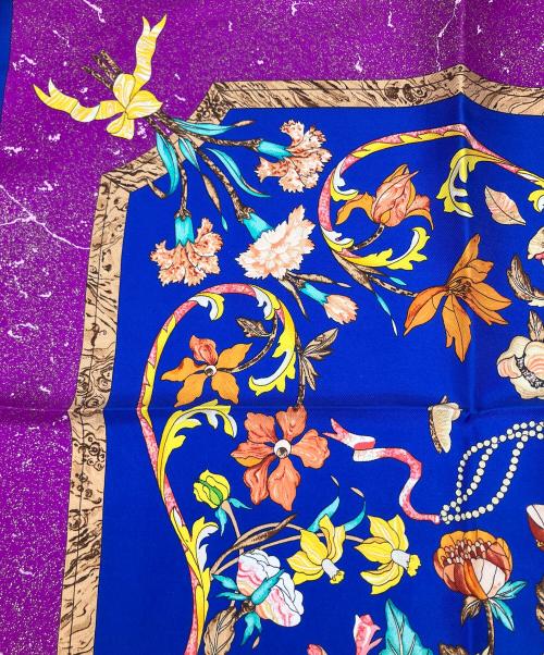 HERMES（エルメス）HERMES (エルメス) カレ90 Pierres d'Orient et d'Occident ネイビー×パープルの古着・服飾アイテム
