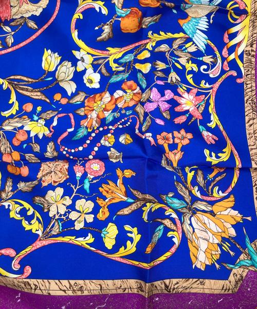 HERMES（エルメス）HERMES (エルメス) カレ90 Pierres d'Orient et d'Occident ネイビー×パープルの古着・服飾アイテム