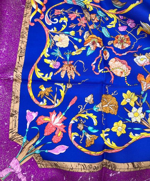 HERMES（エルメス）HERMES (エルメス) カレ90 Pierres d'Orient et d'Occident ネイビー×パープルの古着・服飾アイテム