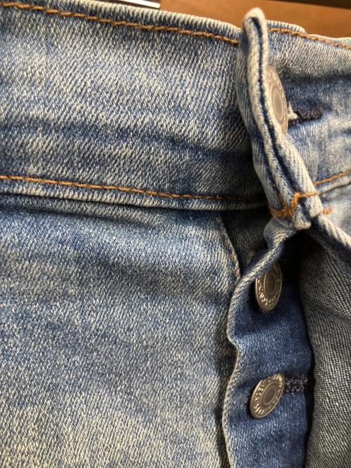 LEVI'S ENGINEERED（リーバイスエンジニアード）LEVI'S ENGINEERED (リーバイスエンジニアード) 502デニムパンツ ネイビー サイズ:W32 未使用品の古着・服飾アイテム