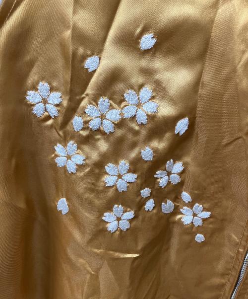 一心如鏡（イッシンニョキョウ）一心如鏡 (イッシンニョキョウ) スカジャン  ゴールド×ホワイト ゴールド×ホワイト サイズ:3Lの古着・服飾アイテム