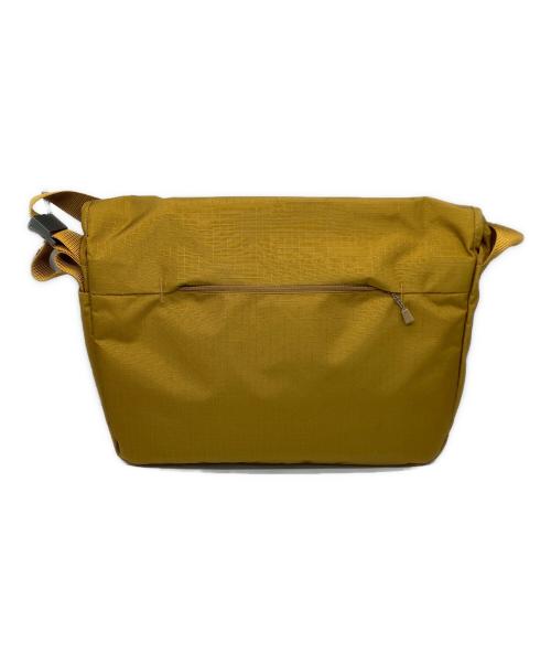 mont-bell（モンベル）mont-bell (モンベル) ナイロンショルダーバッグ ベージュの古着・服飾アイテム