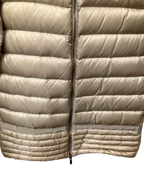 MONCLER（モンクレール）MONCLER (モンクレール) ダウンジャケット ベージュの古着・服飾アイテム