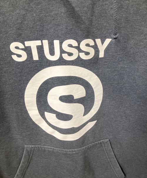 stussy（ステューシー）stussy (ステューシー) ロゴプリントプルオーバー グレー サイズ:Lの古着・服飾アイテム