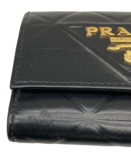 PRADA（プラダ）PRADA (プラダ) サフィアーノトライアングル ブラックの古着・服飾アイテム