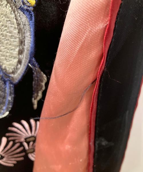 花旅楽団（ハナタビガクダン）花旅楽団 (ハナタビガクダン) 桜と鯉刺繍スカジャン ピンク×ブラック サイズ:Mの古着・服飾アイテム