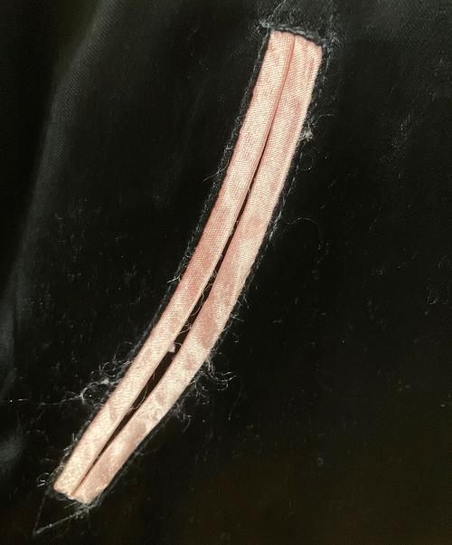 花旅楽団（ハナタビガクダン）花旅楽団 (ハナタビガクダン) 桜と鯉刺繍スカジャン ピンク×ブラック サイズ:Mの古着・服飾アイテム