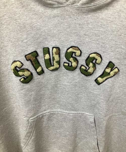 stussy（ステューシー）stussy (ステューシー) プルオーバーパーカー グレー サイズ:Mの古着・服飾アイテム