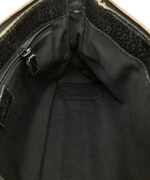 GUCCI（グッチ）GUCCI (グッチ) GGキャンバスショルダーバッグ　ブラック ブラックの古着・服飾アイテム