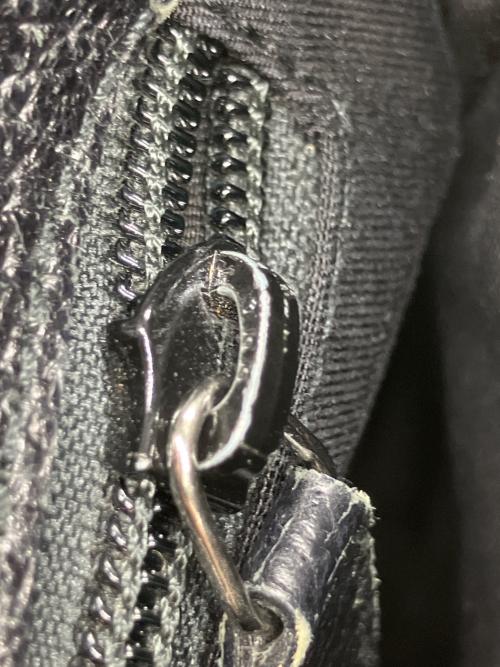 GUCCI（グッチ）GUCCI (グッチ) GGキャンバスショルダーバッグ　ブラック ブラックの古着・服飾アイテム