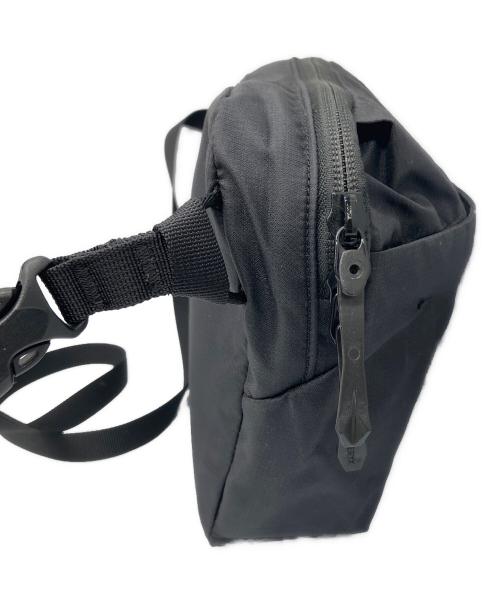 ARC'TERYX（アークテリクス）ARC'TERYX (アークテリクス) ヒリアド 6 クロスボディバッグ ブラックの古着・服飾アイテム