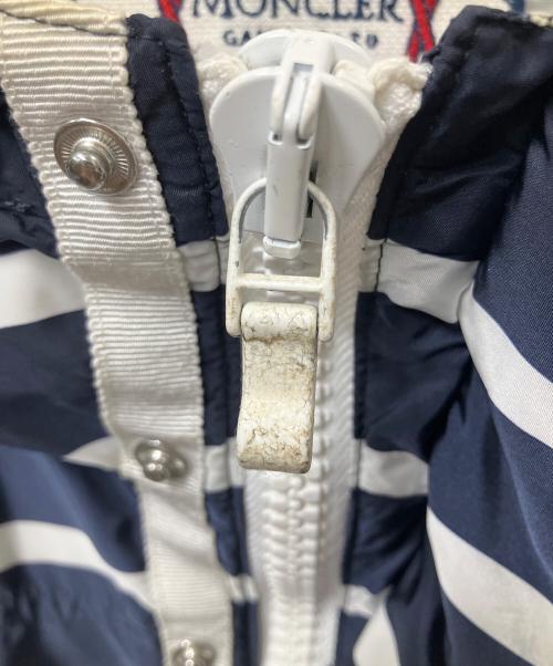 MONCLER GAMME BLEU（モンクレール ガム ブルー）MONCLER GAMME BLEU (モンクレール ガム ブルー) ジップアップパーカー ネイビー×ホワイト サイズ:1の古着・服飾アイテム