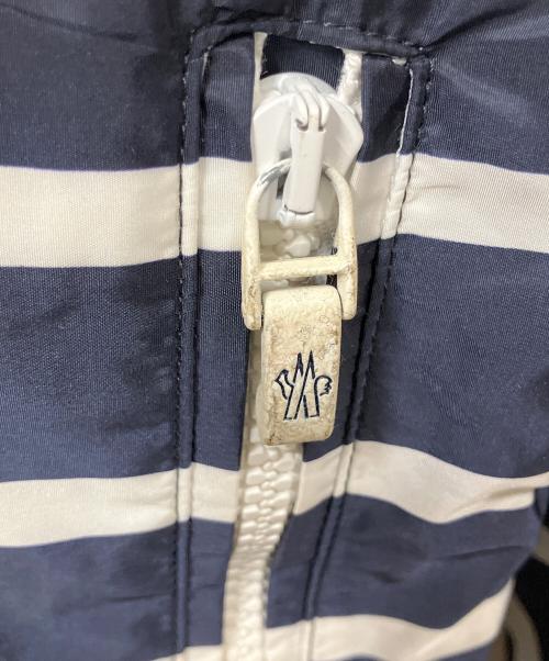 MONCLER GAMME BLEU（モンクレール ガム ブルー）MONCLER GAMME BLEU (モンクレール ガム ブルー) ジップアップパーカー ネイビー×ホワイト サイズ:1の古着・服飾アイテム