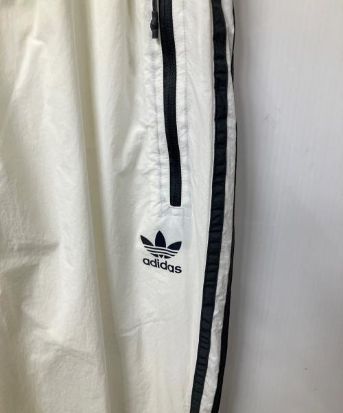 adidas（アディダス）adidas (アディダス) トラックパンツ　ホワイト ホワイト サイズ:XSの古着・服飾アイテム